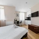 Studio refait a neuf metro pereire paris 17 - 2P