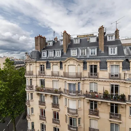 Refait A Neuf Metro Pereire 17 - 2p * Parigi